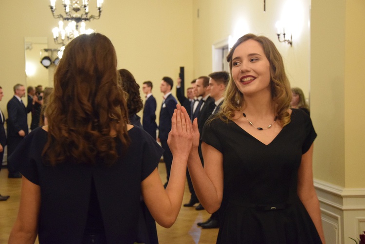 Studniówka w liceum sióstr niepokalanek w Szymanowie