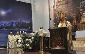 Uroczystość odbyła się przy zmienionym przez remont wystroju katedry.