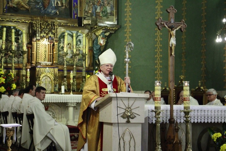 Poświęcenie tablicy upamiętniającej Helenę Kmieć