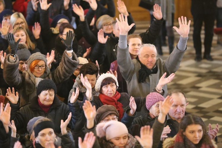 Modlitwa uwielbienia w Sulisławicach