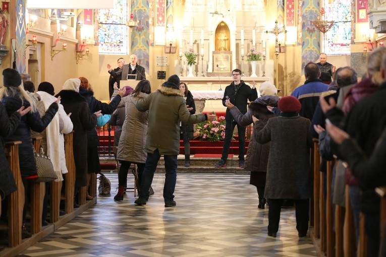 Modlitwa uwielbienia w Sulisławicach