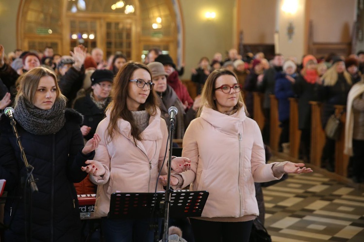 Modlitwa uwielbienia w Sulisławicach