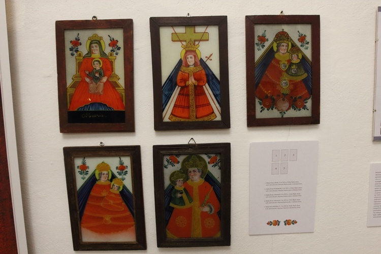 Przeźroczyste obrazki świętych