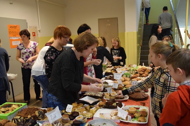 Kiermasz charytatywny w Jaktorowie