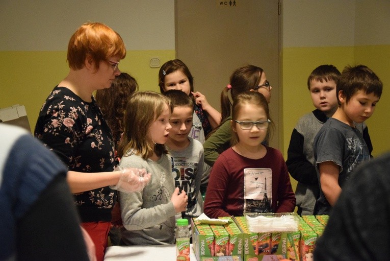 Kiermasz charytatywny w Jaktorowie