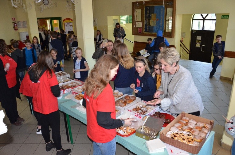 Akcja "Pączek dla Afryki" w Wałczu