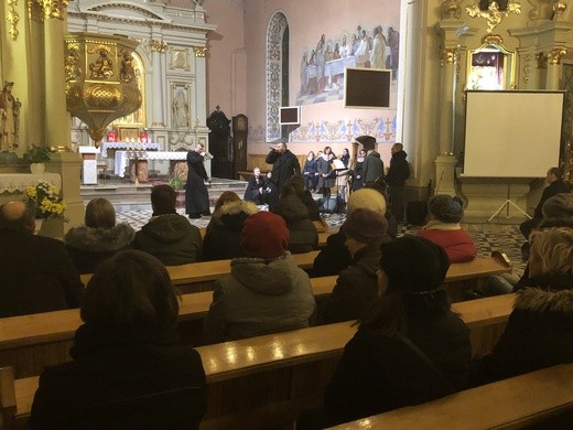 Modlitwa uwielbienia w Mławie