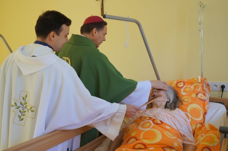 Biskup w hospicjum Ojca Pio