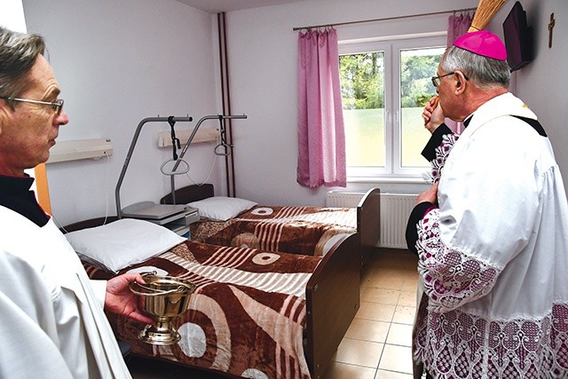 	Nowe hospicjum pobłogosławił 11 lutego bp E. Dajczak.