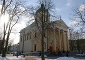 Kościół pw. św. Stanisława Biskupa i Męczennika (kościół garnizonowy) na pl. Konstytucji 3 Maja w Radomiu
