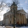 Kościół pw. św. Stanisława Biskupa i Męczennika (kościół garnizonowy) na pl. Konstytucji 3 Maja w Radomiu
