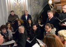 "Sancti Casimiri Cantores Radomienses" śpiewają w radomskiej katedrze