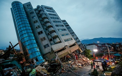 Akcja ratunkowa w budynku uszkodzonym w wyniku trzęsienia ziemi o magnitudzie 6,4. 
7.02.2018  Hualien, Tajwan