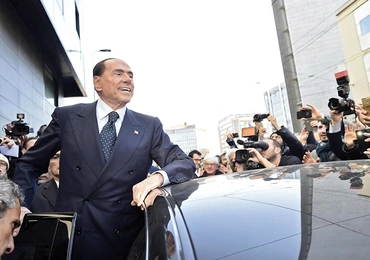 Kryzys imigracyjny i odwrócenie się wyborców od centrolewicy pozwoliły w tych wyborach jeszcze raz wrócić do gry Silvio Berlusconiemu.