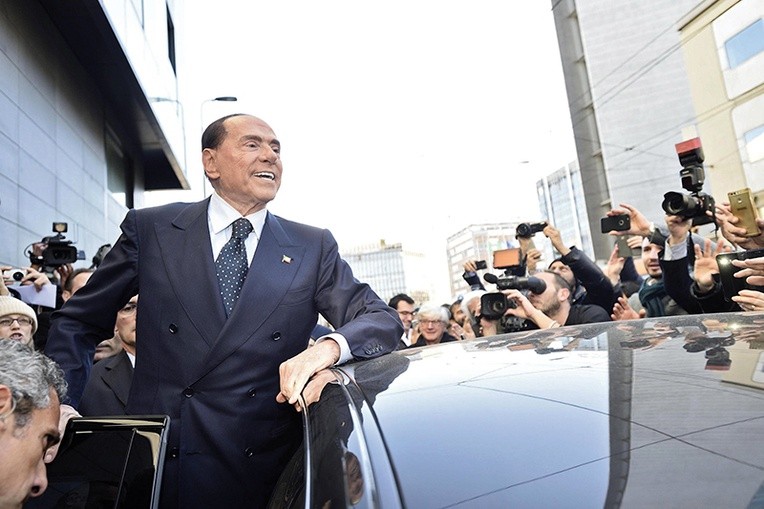 Kryzys imigracyjny i odwrócenie się wyborców od centrolewicy pozwoliły w tych wyborach jeszcze raz wrócić do gry Silvio Berlusconiemu.