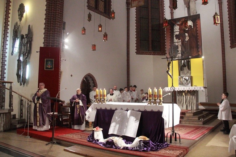 Popielec w kościele św. Franciszka