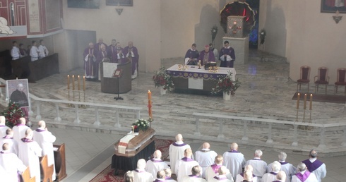 Ostatnie pożegnanie ks. Aleksandra Stankiewicza