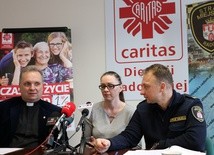 Do włączenia się w akcję zachęcają (od lewej): ks. Robert Kowalski, Agnieszka Wójcicka i Grzegorz Sambor