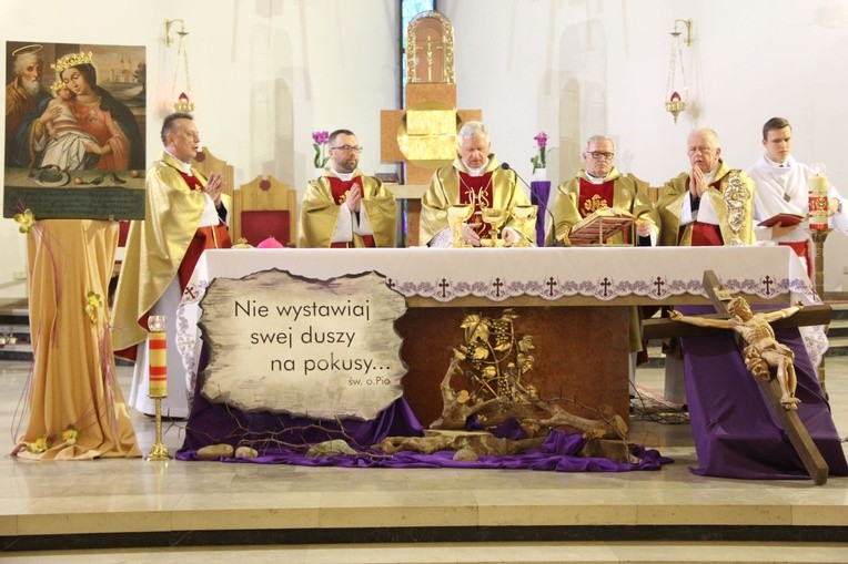 Grupy o. Pio w Dębicy