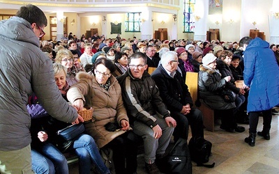 ▲	Jedną z inicjatyw podjętych przez członków grup jest codzienna modlitwa do końca roku za losowo wybranego kapłana diecezji tarnowskiej.