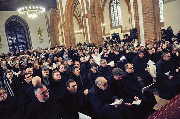 Przed rokiem 25 lutego w koszalińskiej katedrze odbyła się uroczysta inauguracja II Synodu Diecezji Koszalińsko-Kołobrzeskiej.