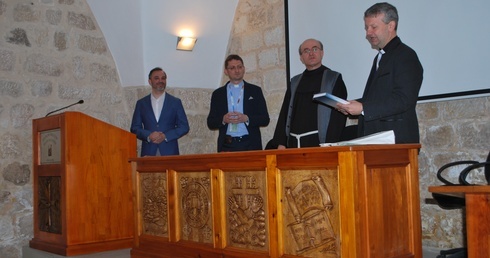By lepiej zrozumieć Biblię
