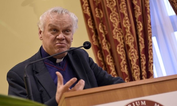 ks. Bogdan Ferdek na co dzień jest wykładowcą teologii dogmatycznej na PWT.