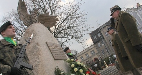 Będzie nawet rockowa lekcja historii