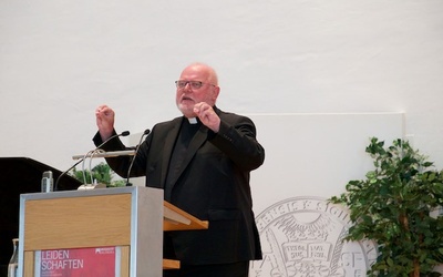 Niemieccy biskupi za udzielaniem Komunii św. małżonkom niekatolickim