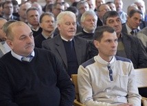 Około 90 nadzwyczajnych szafarzy Komunii św. wzięlo udział w zorganizowanym dla nich dniu skupienia