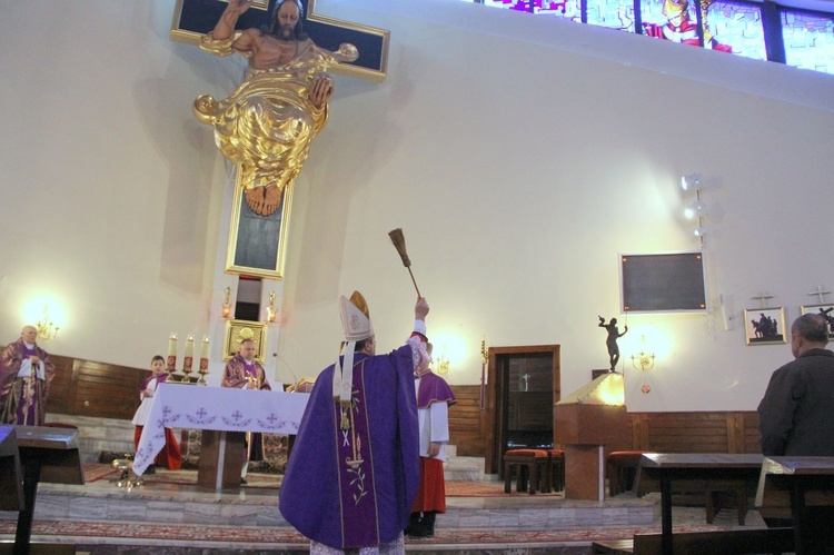 Poświęcenie witraży w Siedliskach Tuchowskich