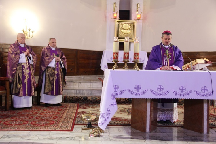 Poświęcenie witraży w Siedliskach Tuchowskich