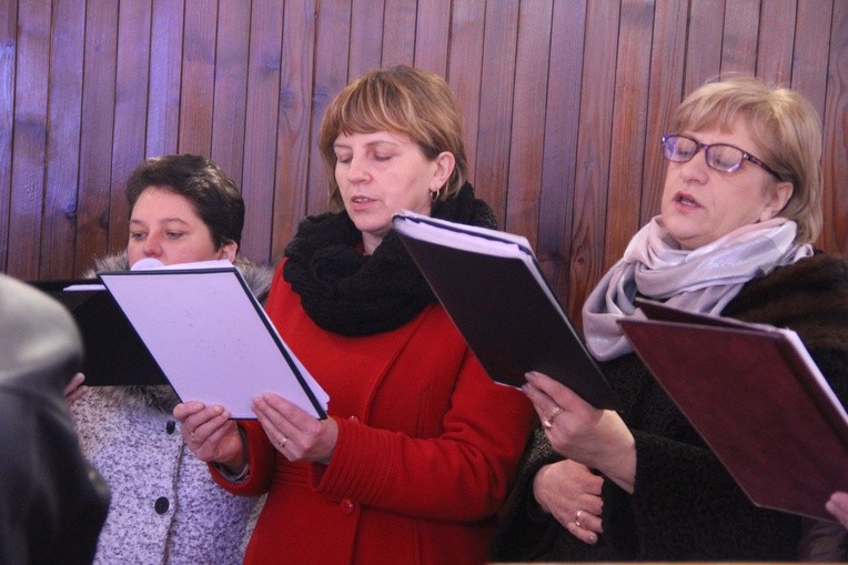 Poświęcenie witraży w Siedliskach Tuchowskich