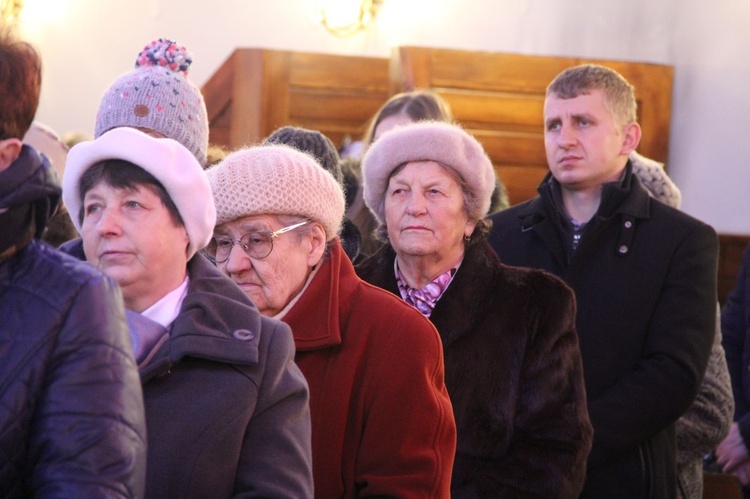 Poświęcenie witraży w Siedliskach Tuchowskich