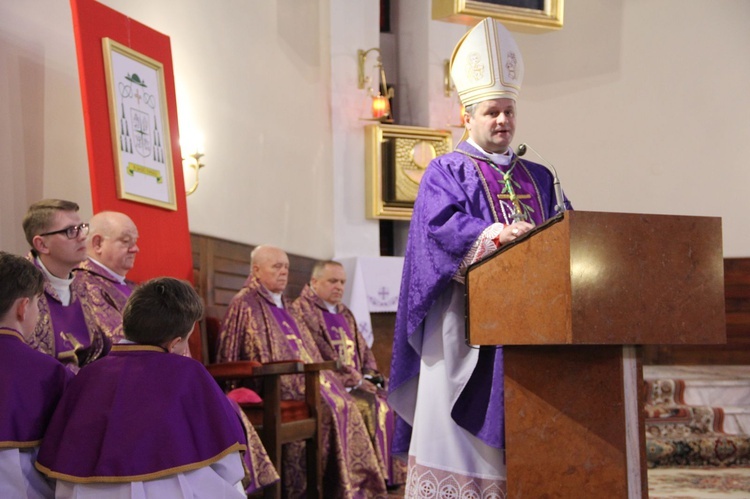 Poświęcenie witraży w Siedliskach Tuchowskich