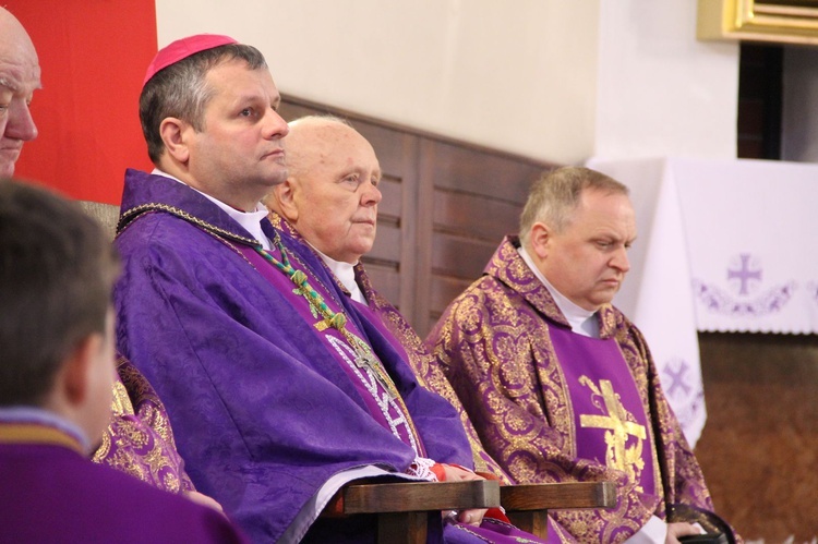 Poświęcenie witraży w Siedliskach Tuchowskich