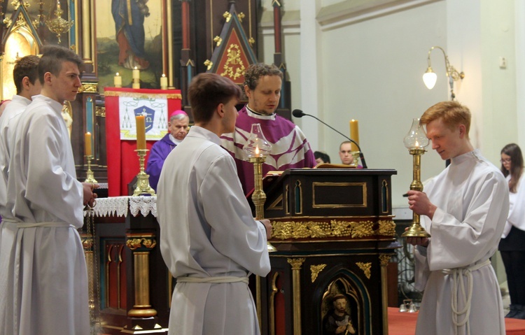 Podziękowanie bp. Andrzejowi Iwaneckiemu 