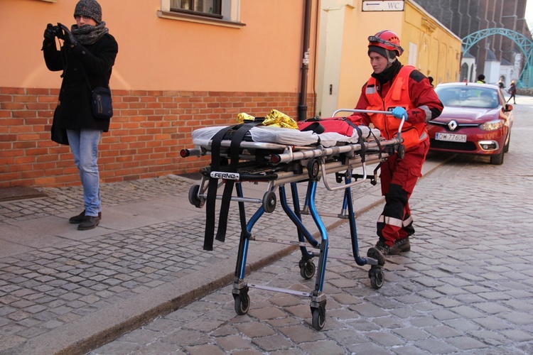 Ćwiczenia służb ratowniczych na Ostrowie Tumskim