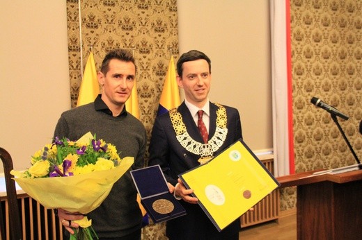 Miroslav Klose odbiera tytuł honorowego obywatela Opola