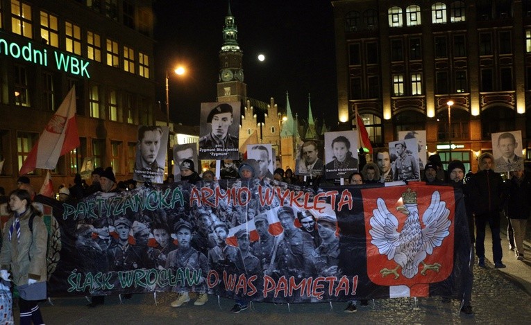 Marsz Pamięci "Bohaterowie Niepodległej. Rodzina Lazarowiczów"