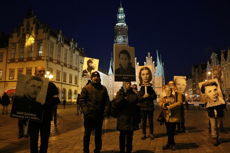 Marsz Pamięci "Bohaterowie Niepodległej. Rodzina Lazarowiczów"