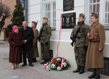 Na gmachu muzeum odsłonięto tablicę upamiętniającą żołnierzy Armii Krajowej