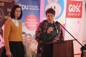 Przybyłe panie powitała Agnieszka Napiórkowska, kierownik "Gościa Łowickiego"