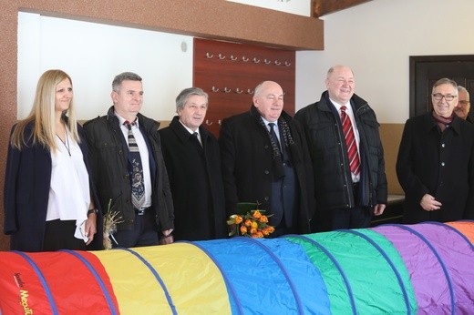 Otwarcie Klubu Caritas "Pod skrzydem anioła" w Radziechowach
