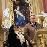 Róże rodziców za dzieci w Hałcnowie