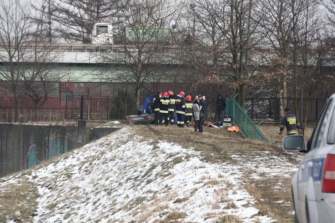 Akcja służb w rejonie stopnia Dąbie