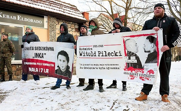 ▲	Malborski marsz przeszedł od skweru Żołnierzy Wyklętych do ronda Danuty Siedzikówny ps. „Inka”.