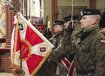 W uroczystościach uczestniczyli żołnierze z 4 Zielonogórskiego Pułku Przeciwlotniczego w Czerwieńsku.