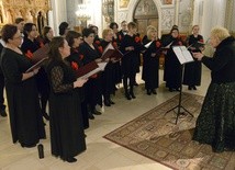 Koncert pasyjny Kameralnego Chóru Mieszanego im. bp. Jana Chrapka poprowadziła Maria Czarnecka-Cieślak