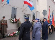 Delegacje oddały hołd uczestnikom spektakularnej akcji